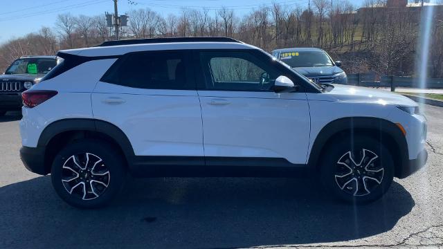2023 Chevrolet Trailblazer Vehicle Photo in MOON TOWNSHIP, PA 15108-2571
