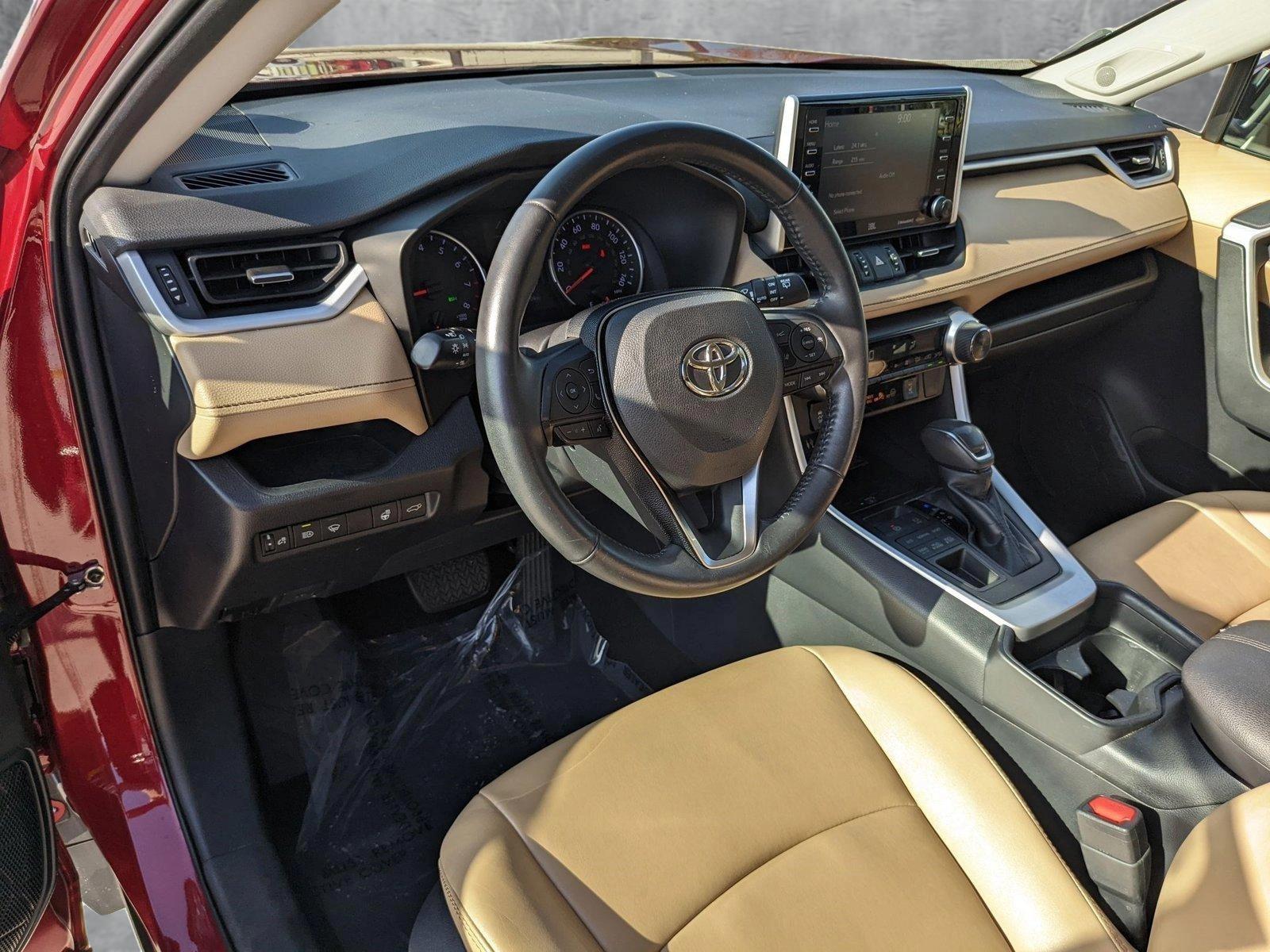 2019 Toyota RAV4 Vehicle Photo in Davie, FL 33331