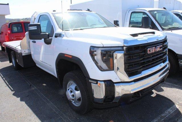 2025 GMC Sierra 3500 HD Chassis Cab Vehicle Photo in SAINT CLAIRSVILLE, OH 43950-8512