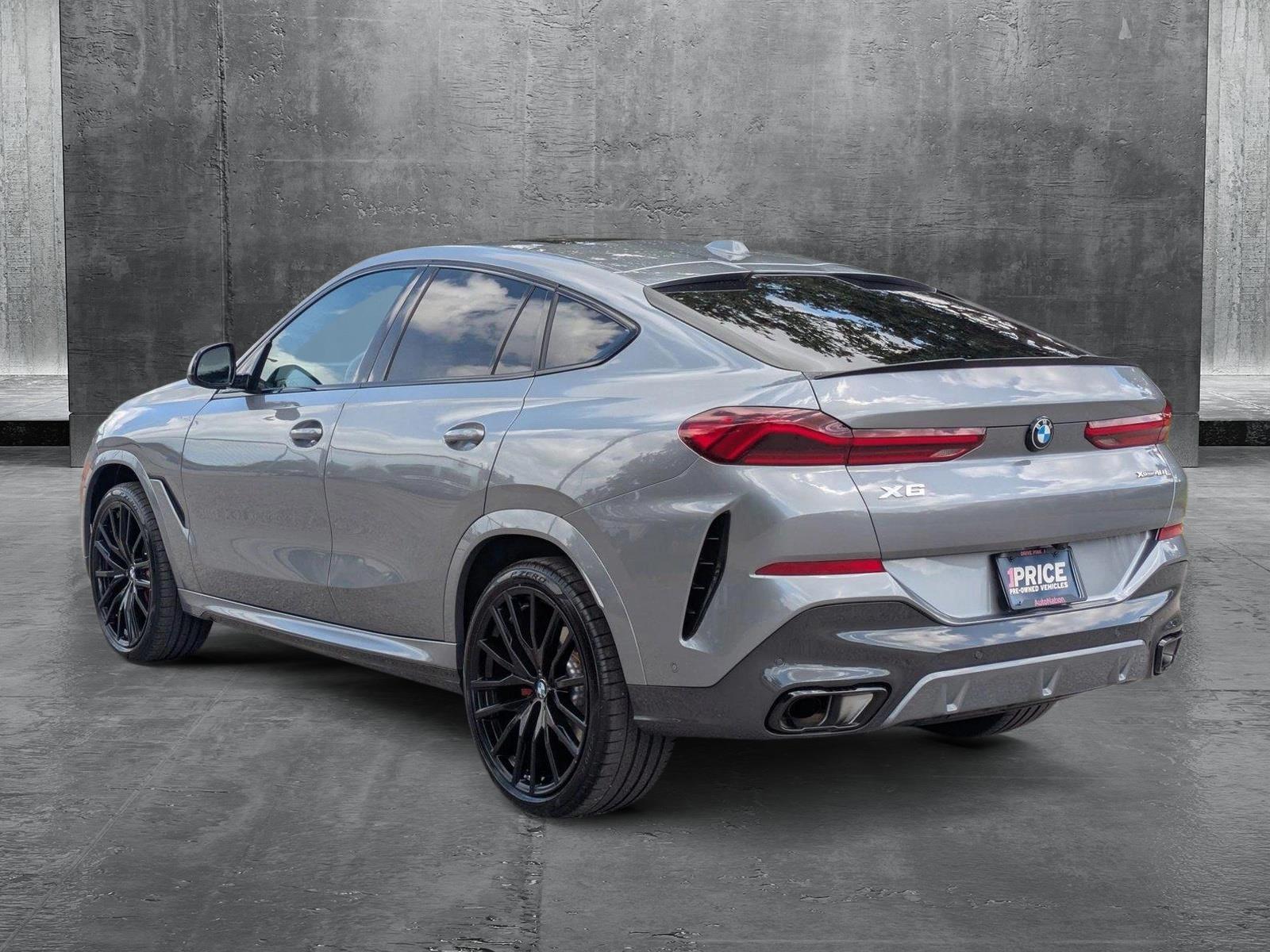 2024 BMW X6 xDrive40i Vehicle Photo in Sarasota, FL 34231