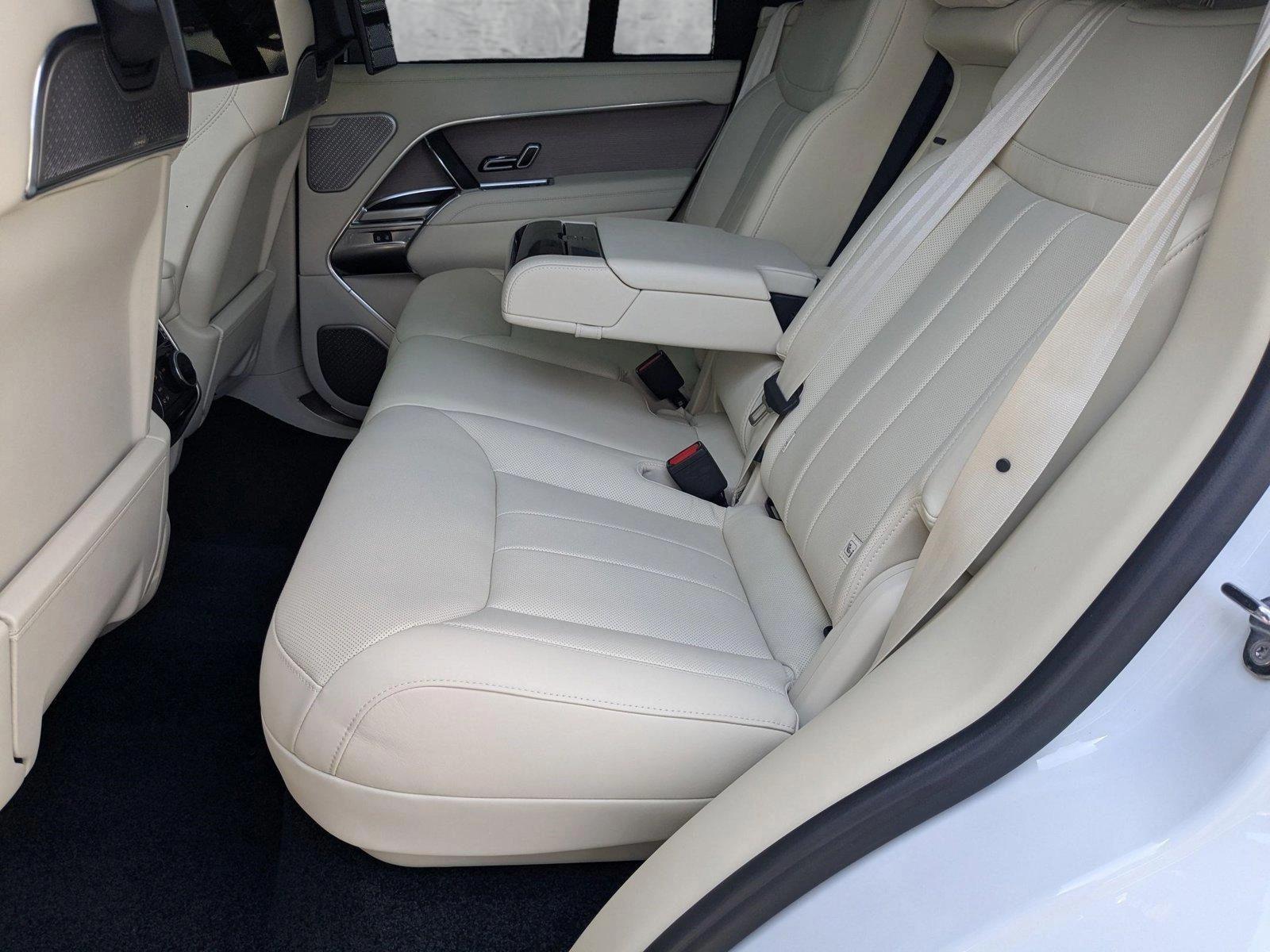 2025 Land Rover Range Rover Vehicle Photo in Pompano Beach, FL 33064