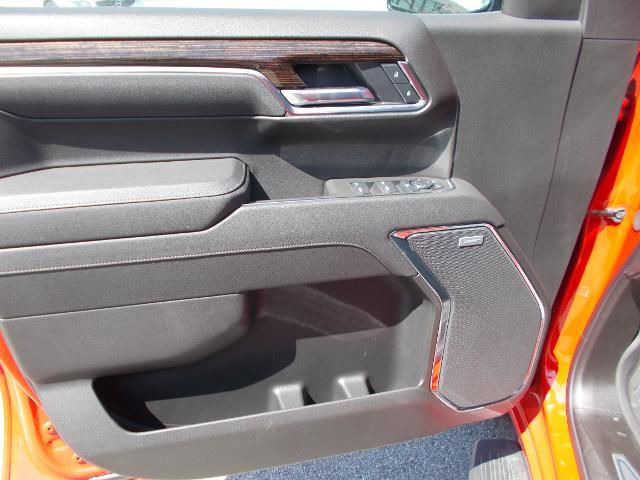 2025 GMC Sierra 1500 Vehicle Photo in LOWELL, MA 01852-4336