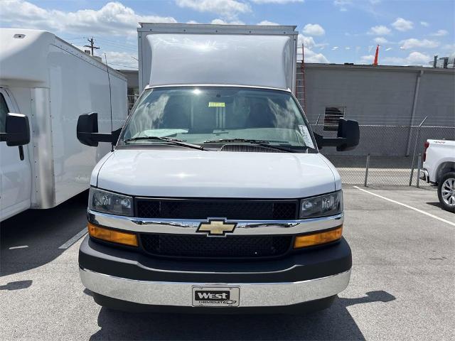 2023 Chevrolet Express Cutaway 3500 Vehicle Photo in ALCOA, TN 37701-3235