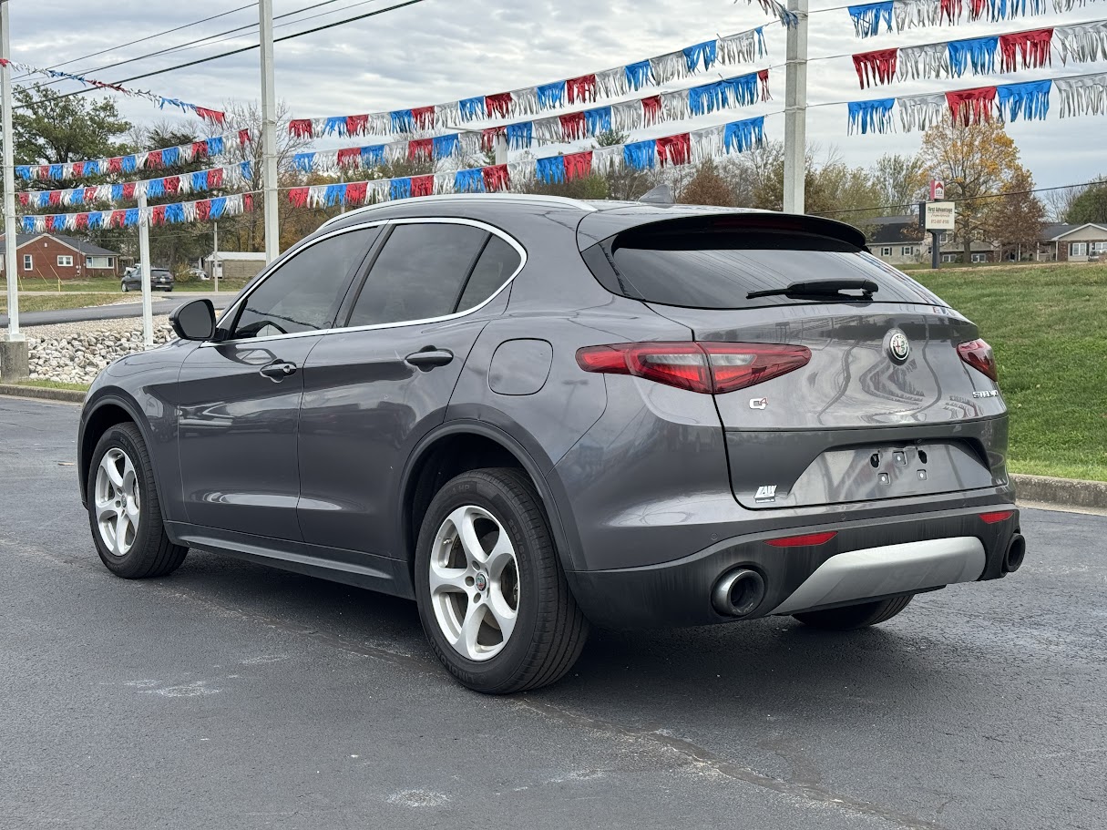 2019 Alfa Romeo Stelvio Vehicle Photo in BOONVILLE, IN 47601-9633