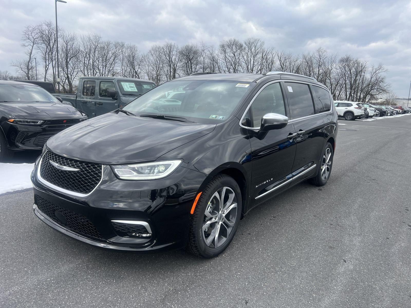 2025 Chrysler Pacifica Vehicle Photo in Mechanicsburg, PA 17050-1707