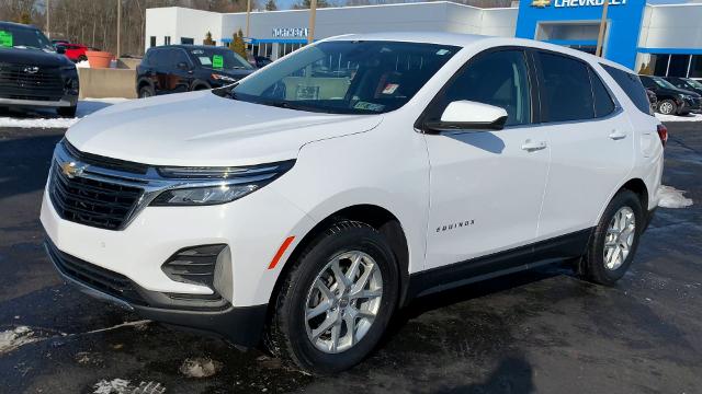 2022 Chevrolet Equinox Vehicle Photo in MOON TOWNSHIP, PA 15108-2571