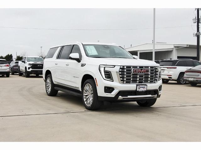 2025 GMC Yukon XL Vehicle Photo in ROSENBERG, TX 77471-5675