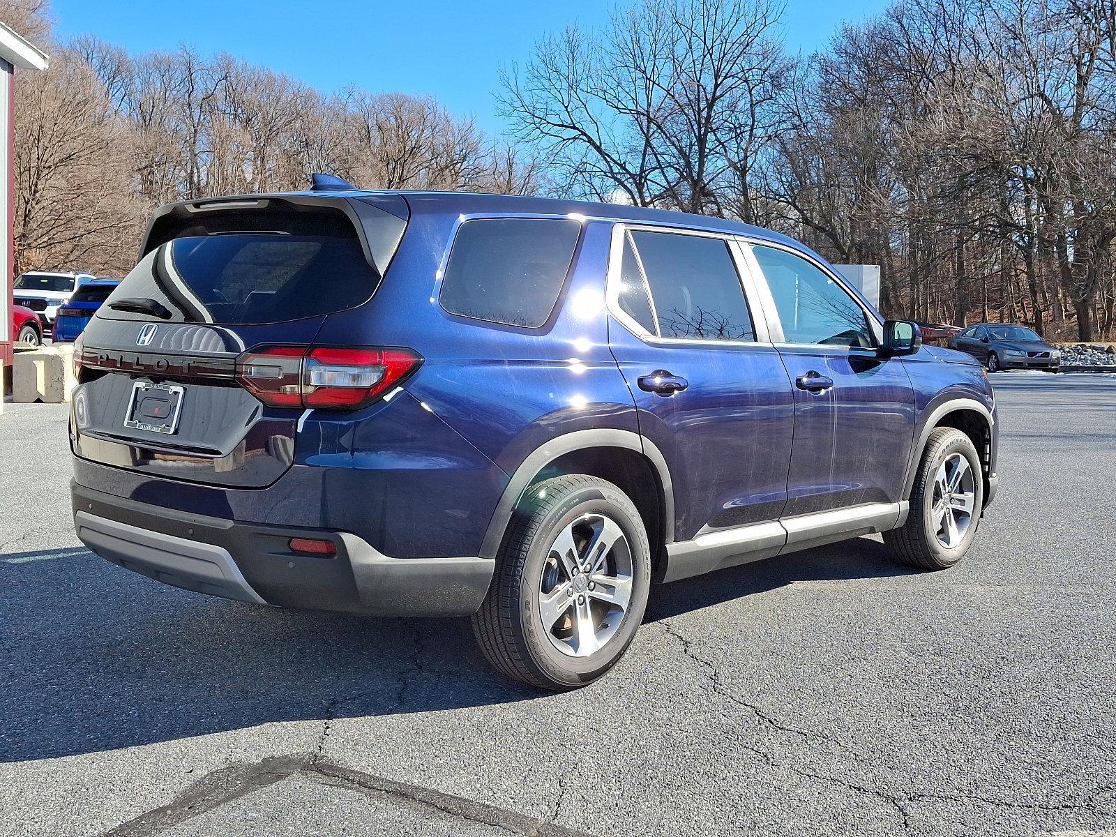 2025 Honda Pilot Vehicle Photo in Harrisburg, PA 17111