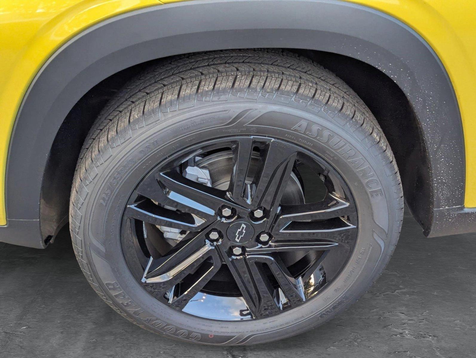 2025 Chevrolet Trax Vehicle Photo in GREENACRES, FL 33463-3207