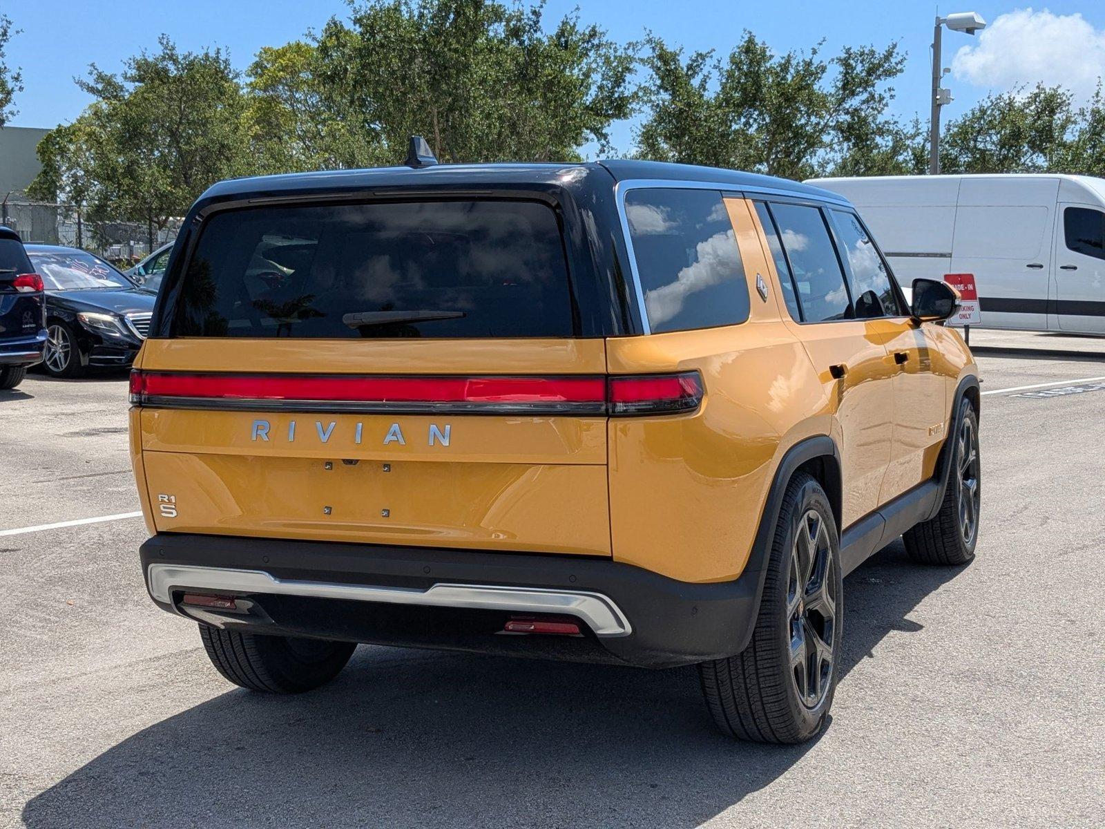 2023 Rivian R1S Vehicle Photo in Miami, FL 33169