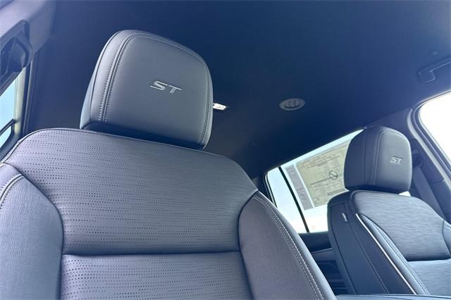 2025 Buick Enclave Vehicle Photo in ELK GROVE, CA 95757-8703