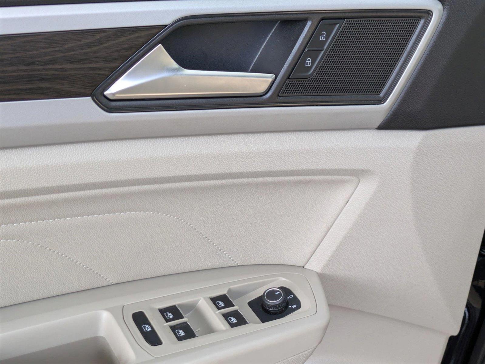 2023 Volkswagen Atlas Vehicle Photo in Tampa, FL 33614