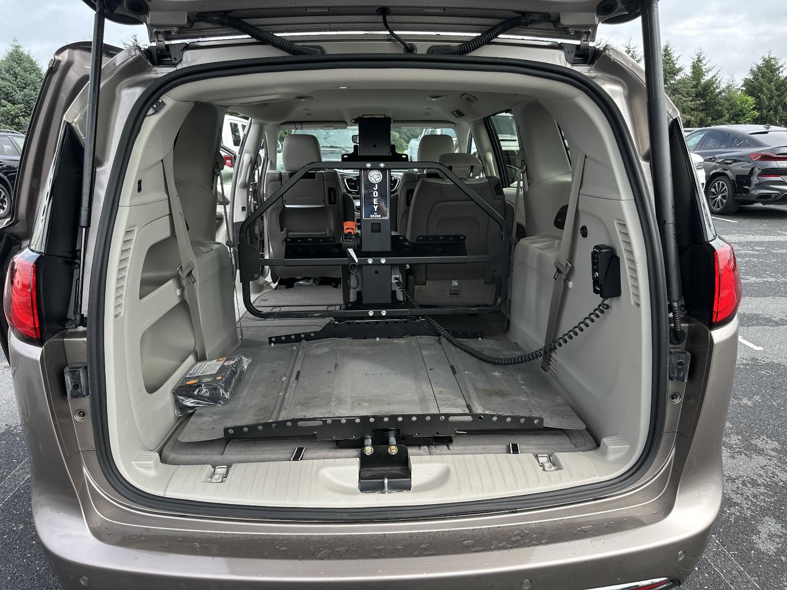 2018 Chrysler Pacifica Vehicle Photo in Mechanicsburg, PA 17050-1707