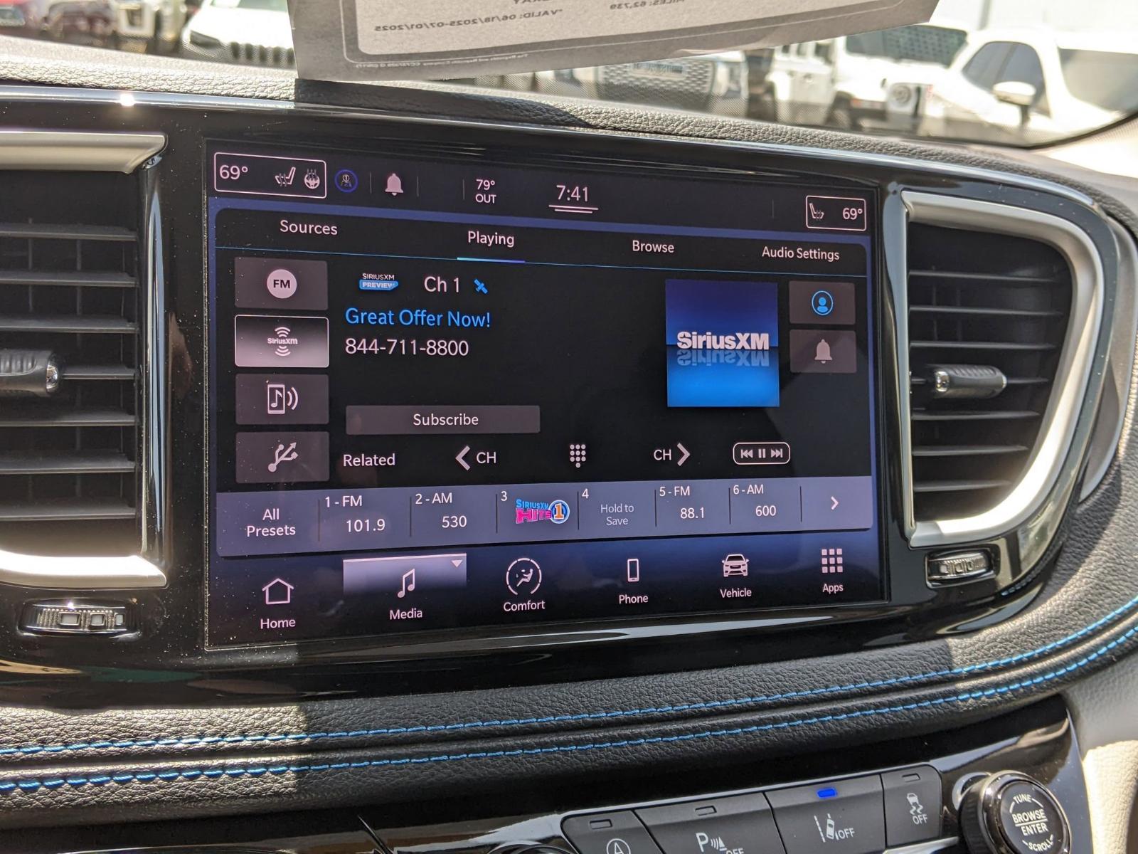 2021 Chrysler Pacifica Vehicle Photo in Seguin, TX 78155