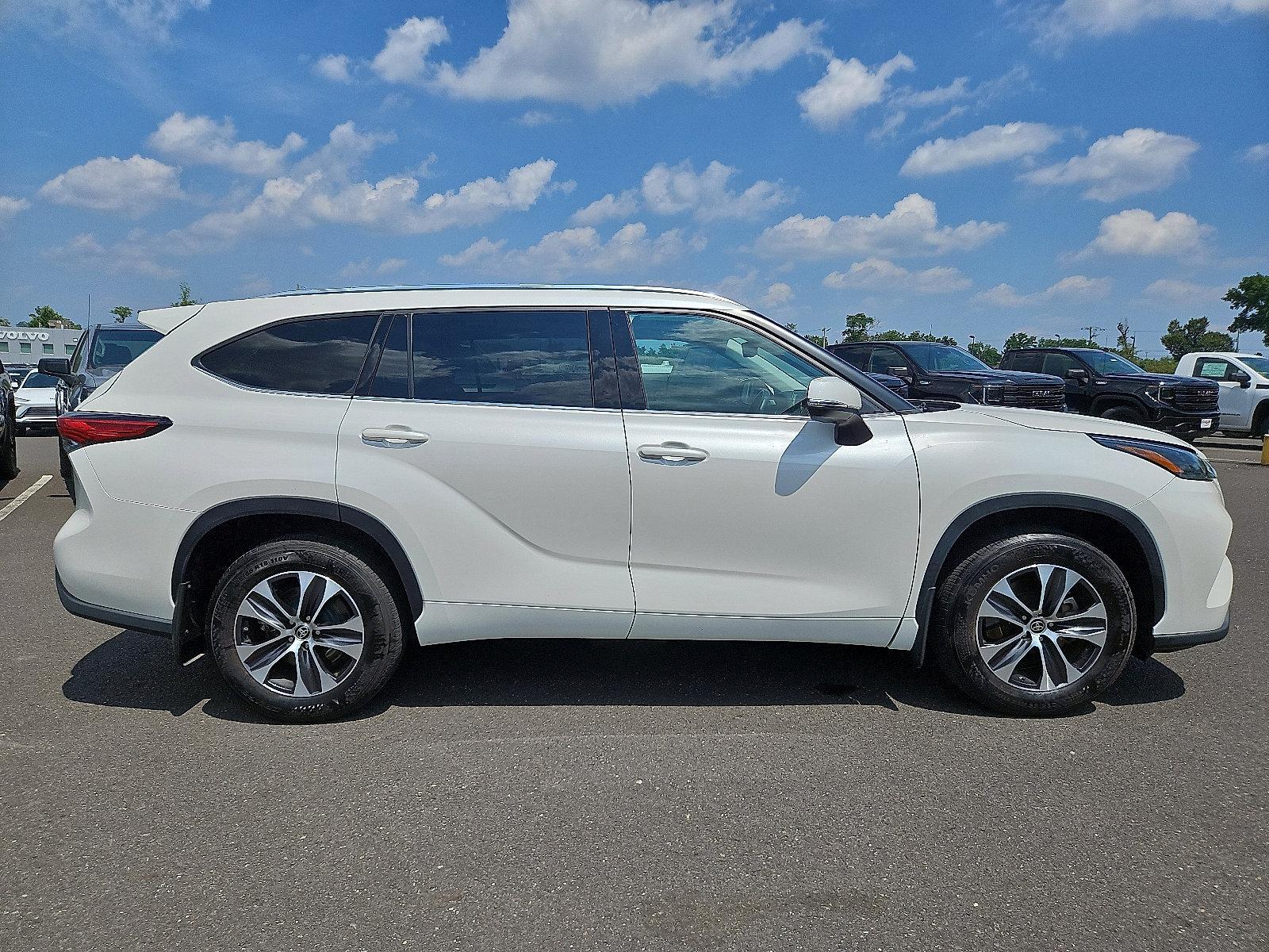 2021 Toyota Highlander Vehicle Photo in Trevose, PA 19053