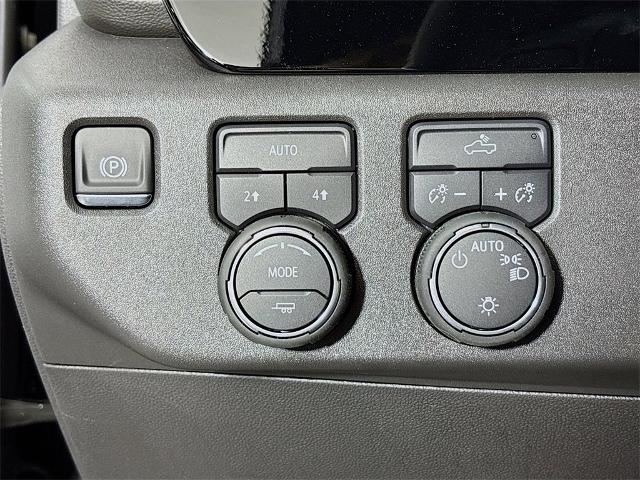 2025 Chevrolet Silverado 1500 Vehicle Photo in PUYALLUP, WA 98371-4149