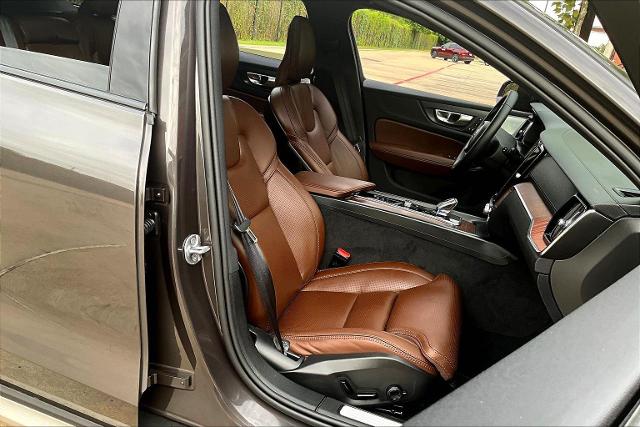 2024 Volvo V60 Cross Country Vehicle Photo in Houston, TX 77007