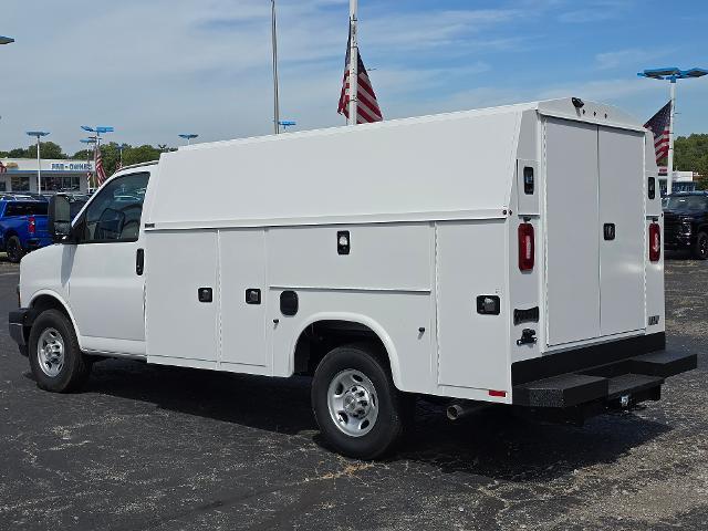 2025 Chevrolet Express Commercial Cutaway Vehicle Photo in INDEPENDENCE, MO 64055-1314