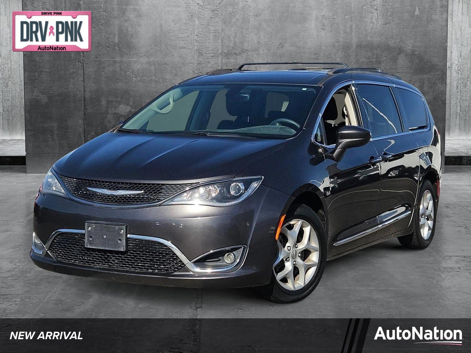 2017 Chrysler Pacifica Vehicle Photo in GILBERT, AZ 85297-0446