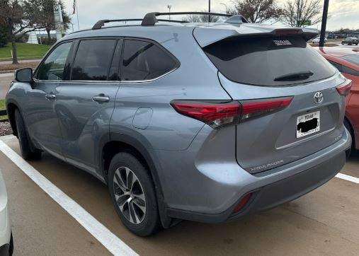 2020 Toyota Highlander Vehicle Photo in FORT WORTH, TX 76132