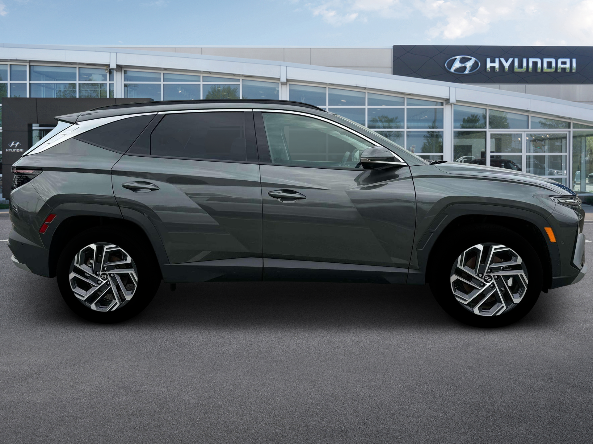 2025 Hyundai TUCSON Hybrid Vehicle Photo in Appleton, WI 54913