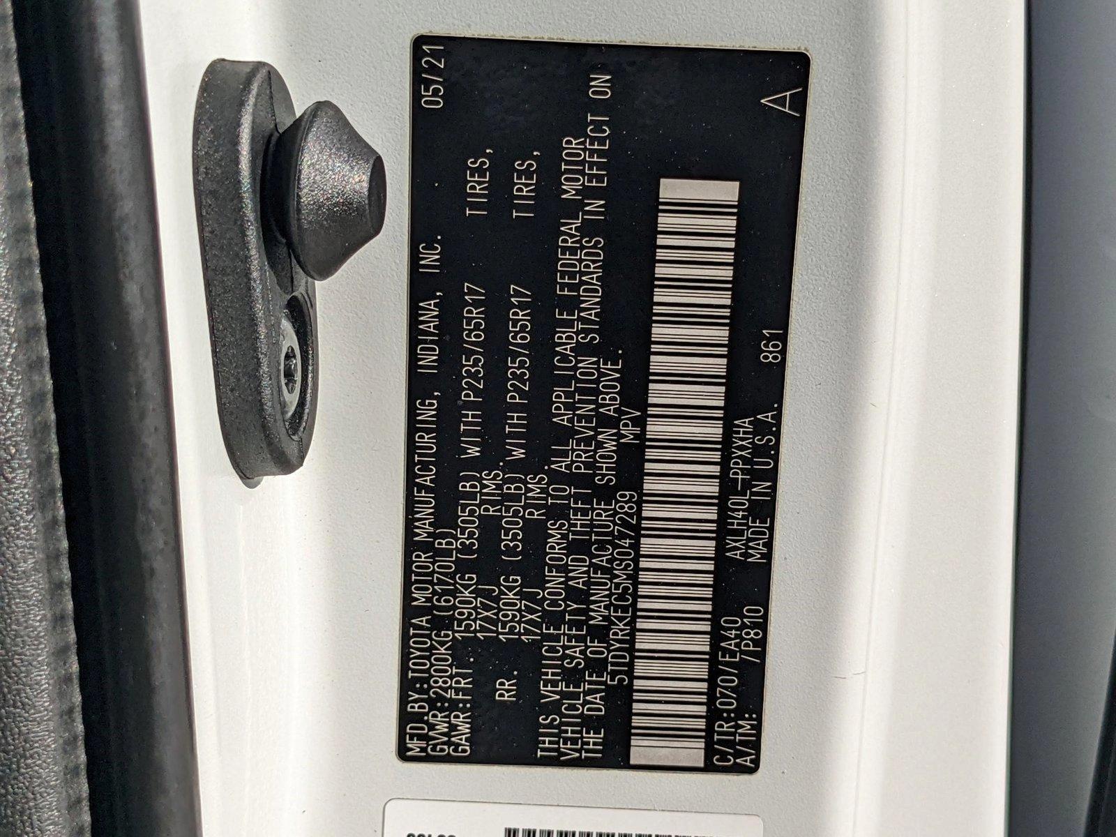 2021 Toyota Sienna Vehicle Photo in Davie, FL 33331