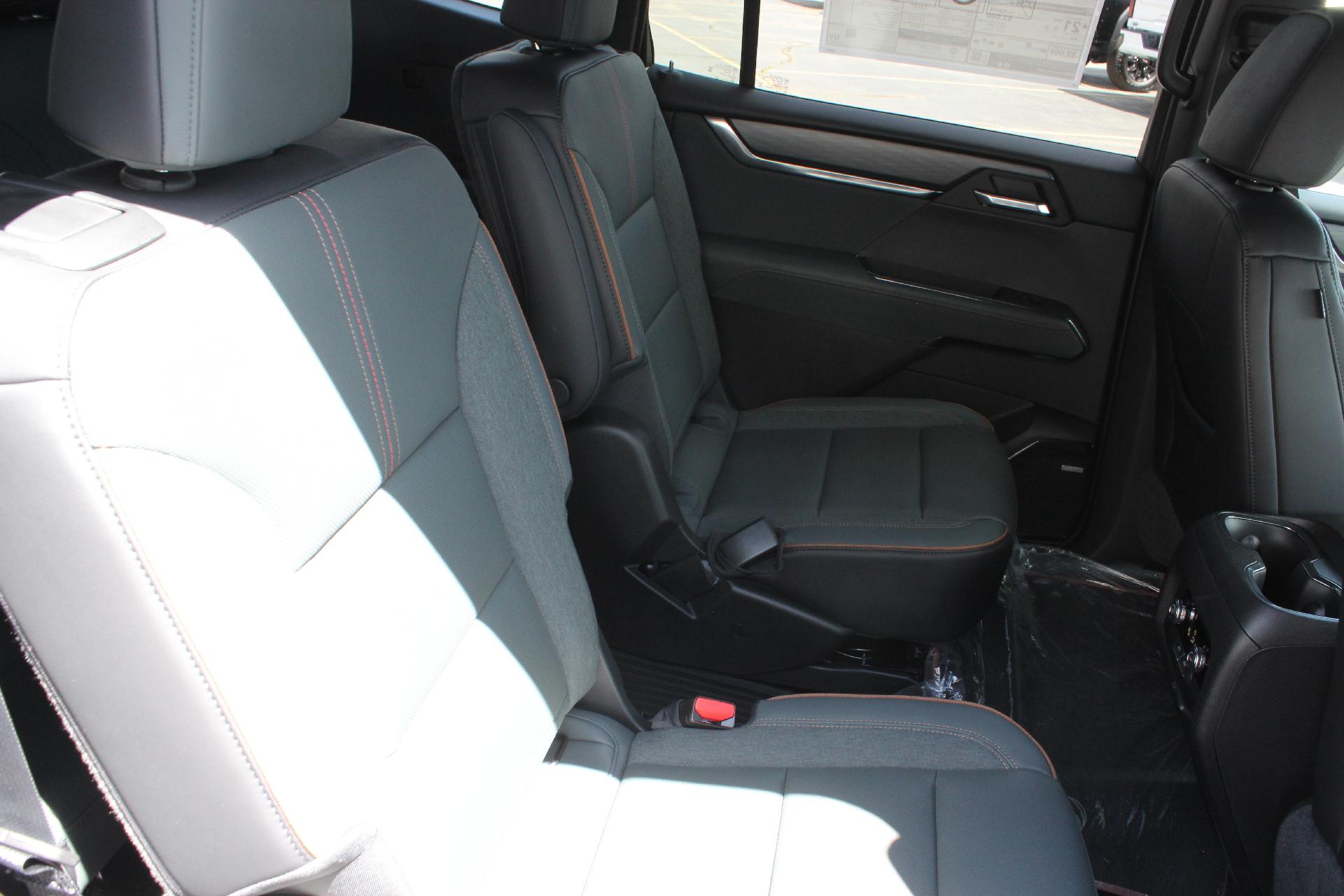 2025 GMC Acadia Vehicle Photo in AURORA, CO 80012-4011
