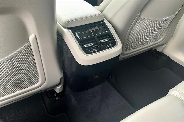 2025 Volvo XC60 Vehicle Photo in Houston, TX 77007
