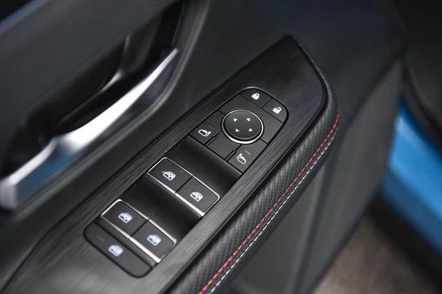2025 Nissan Kicks Vehicle Photo in Ballwin, MO 63011