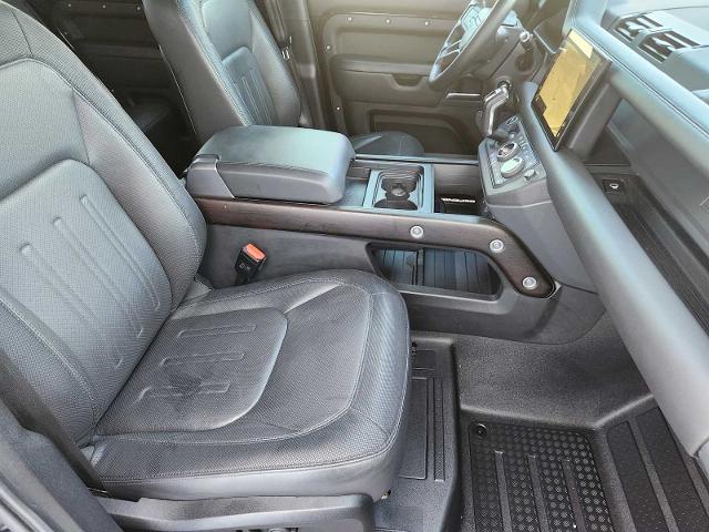 2022 Defender Vehicle Photo in Grapevine, TX 76051