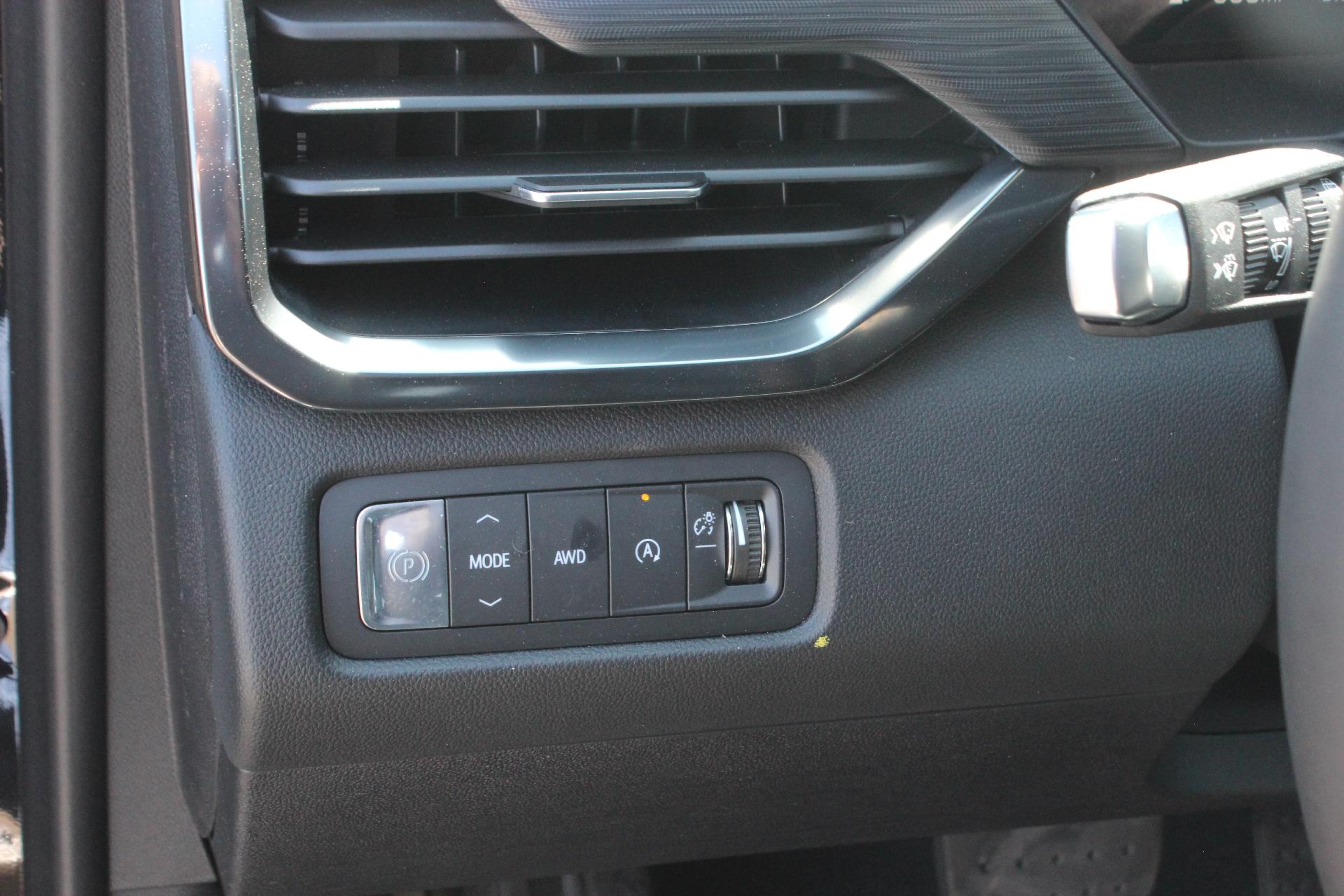 2025 GMC Acadia Vehicle Photo in AURORA, CO 80012-4011