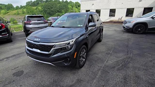 2022 Kia Seltos Vehicle Photo in Pleasant Hills, PA 15236