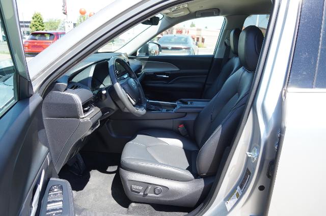 2024 Toyota Grand Highlander Vehicle Photo in Riverdale, UT 84405