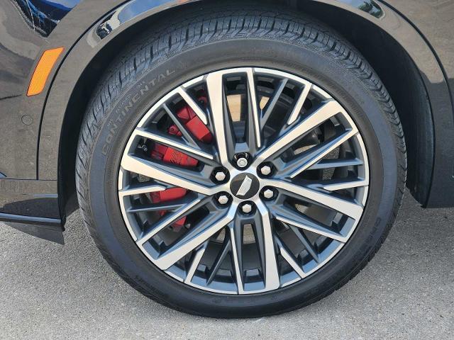2024 Cadillac XT6 Vehicle Photo in DENTON, TX 76210-9321