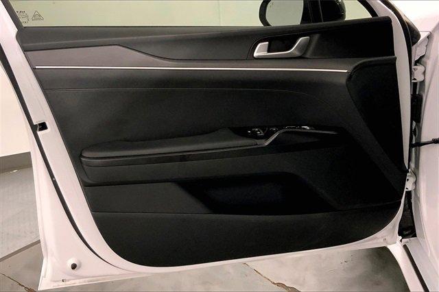 2024 Kia K5 Vehicle Photo in INDEPENDENCE, MO 64055-1314