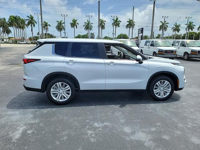 2024 Mitsubishi Outlander Vehicle Photo in LIGHTHOUSE POINT, FL 33064-6849