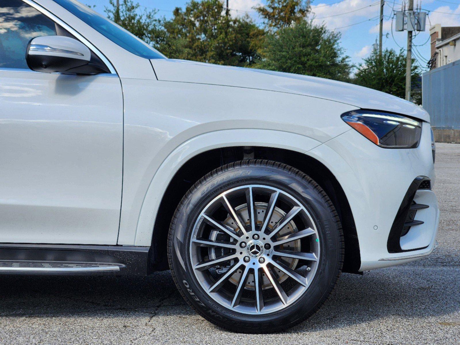 2025 Mercedes-Benz GLE Vehicle Photo in HOUSTON, TX 77079