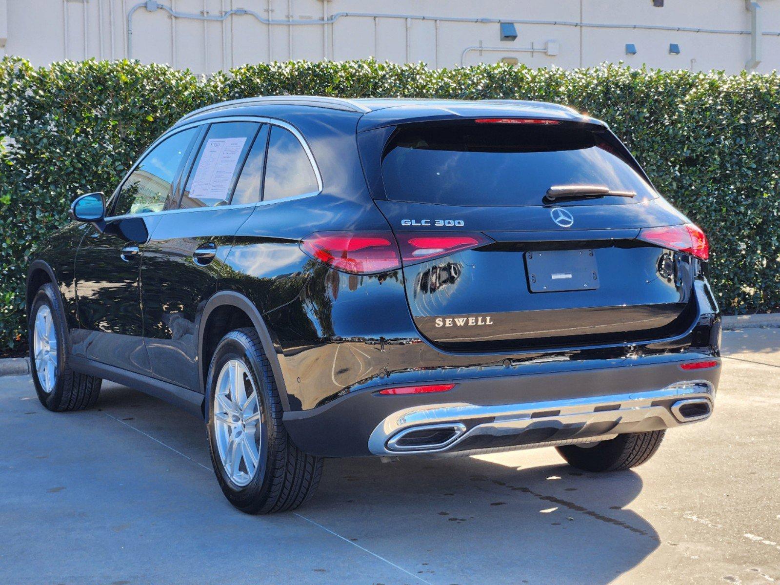 2025 Mercedes-Benz GLC Vehicle Photo in HOUSTON, TX 77079