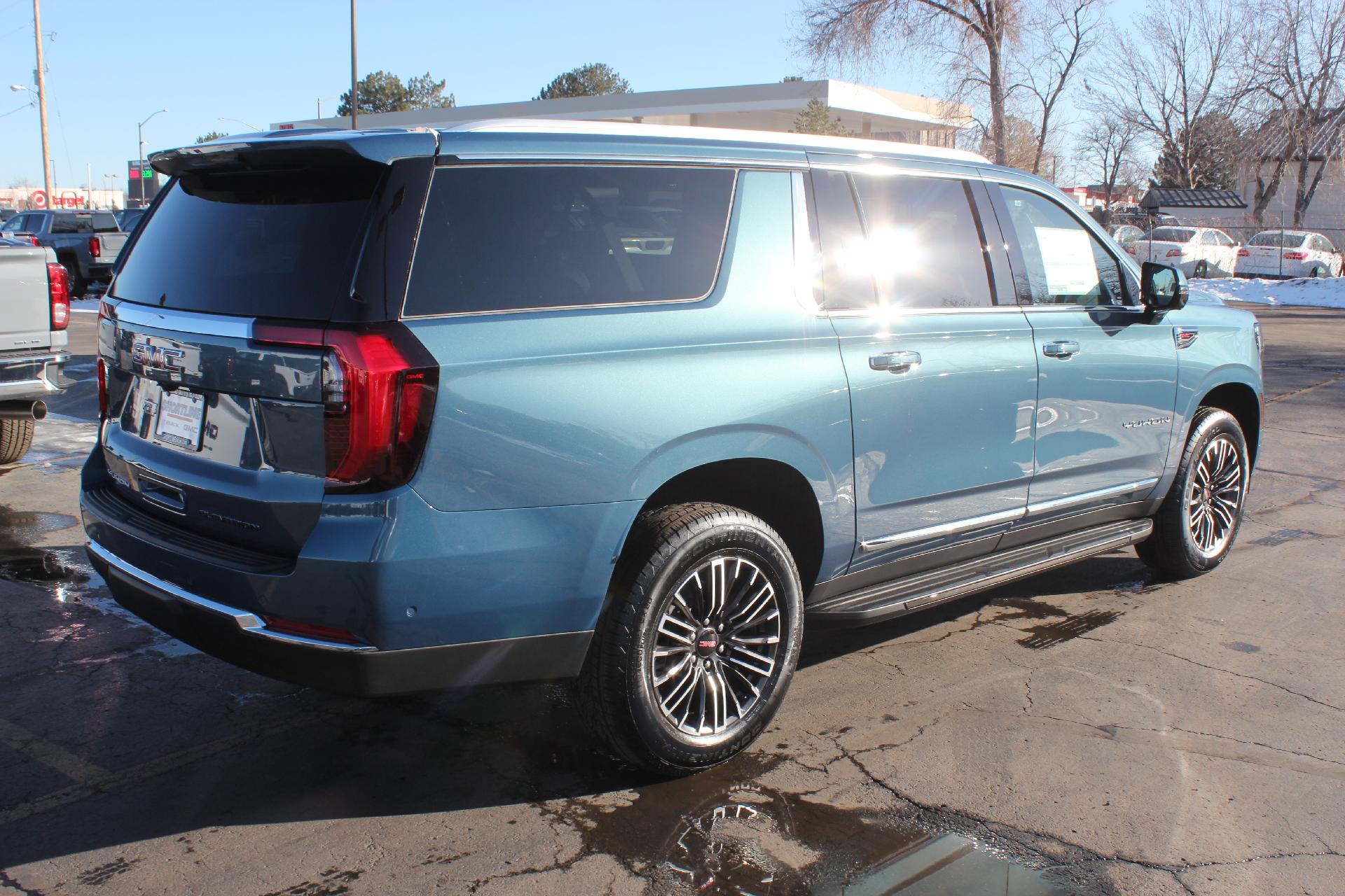 2025 GMC Yukon XL Vehicle Photo in AURORA, CO 80012-4011