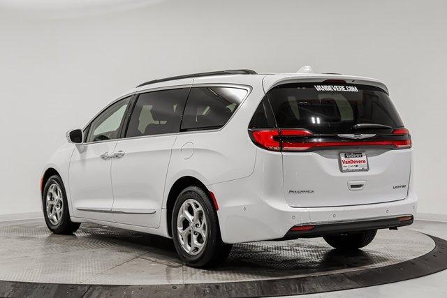 2022 Chrysler Pacifica Vehicle Photo in AKRON, OH 44320-4088