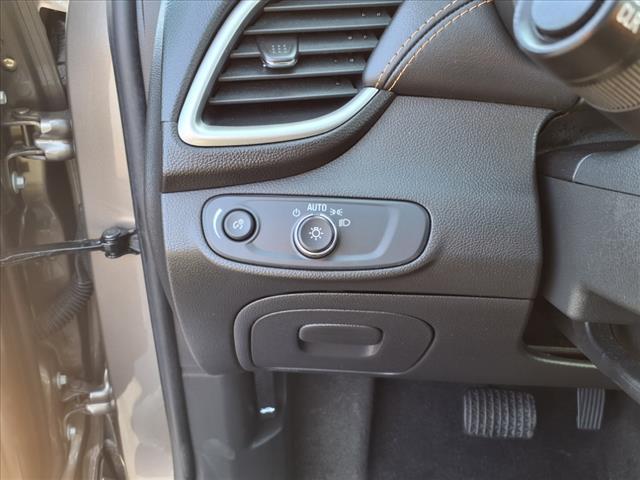 2022 Chevrolet Trax Vehicle Photo in TARENTUM, PA 15084-1435