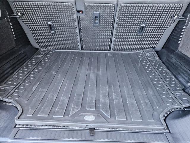 2025 Defender Vehicle Photo in AUSTIN, TX 78717