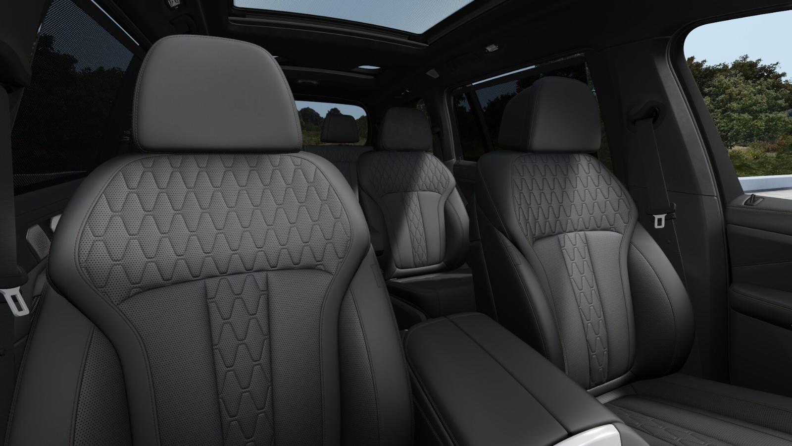 2026 BMW X7 M60i Vehicle Photo in GRAPEVINE, TX 76051