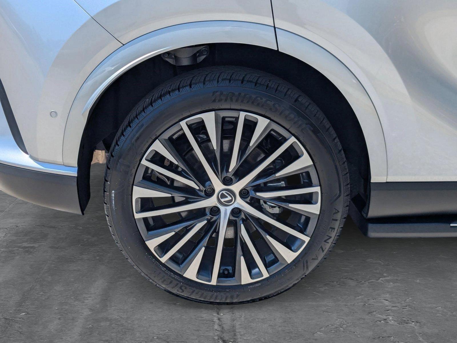 2024 Lexus RX 350 Vehicle Photo in Tampa, FL 33614
