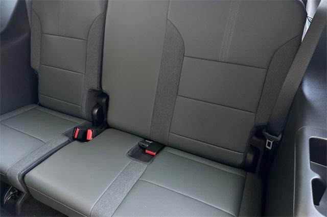 2025 GMC Acadia Vehicle Photo in ELK GROVE, CA 95757-8703