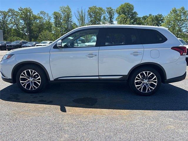 2016 Mitsubishi Outlander Vehicle Photo in Willow Grove, PA 19090