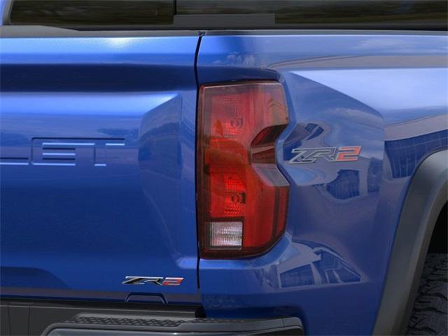 2025 Chevrolet Colorado Vehicle Photo in ENGLEWOOD, CO 80113-6708