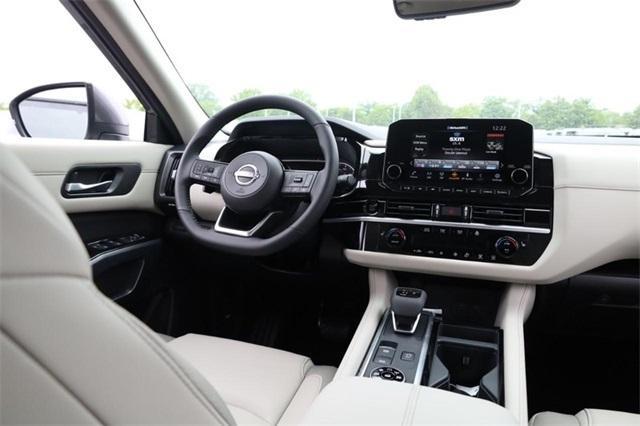 2025 Nissan Pathfinder Vehicle Photo in Hazelwood, MO 63042