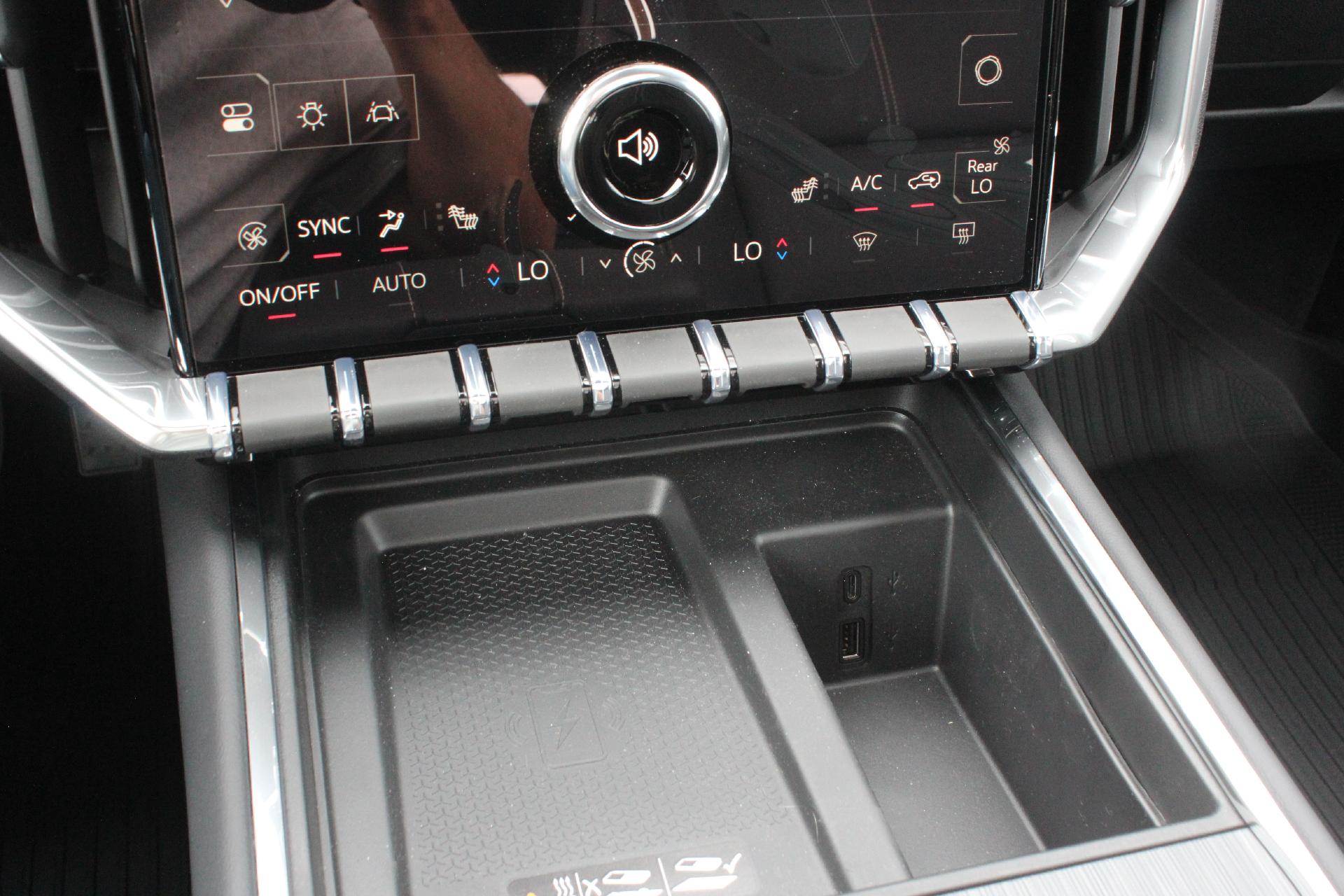 2025 GMC Acadia Vehicle Photo in AURORA, CO 80012-4011