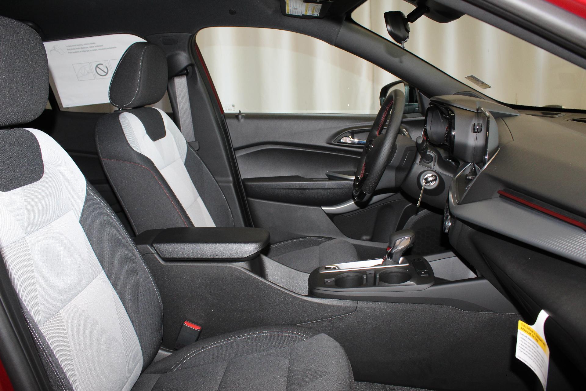 2025 Chevrolet Trax Vehicle Photo in NORTHAMPTON, MA 01060-1120